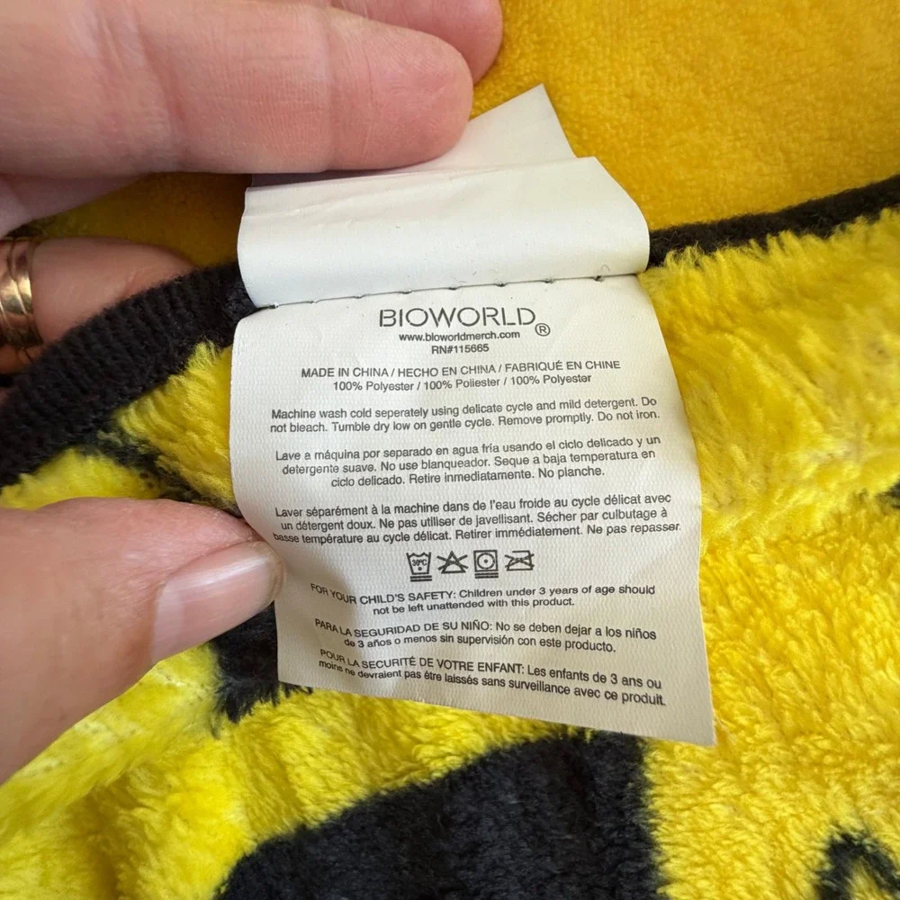 Pokemon Pikachu Bioworld Fleece Throw Blanket All Over Print Yellow Black 46x60